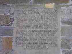 Grabstein an der Kirche zu Ronnenberg